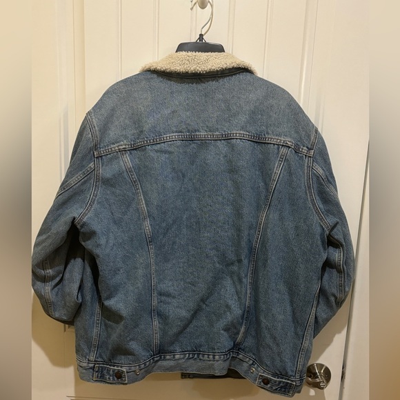 Levi’s denim and Sherpa jacket - Picture 5 of 6